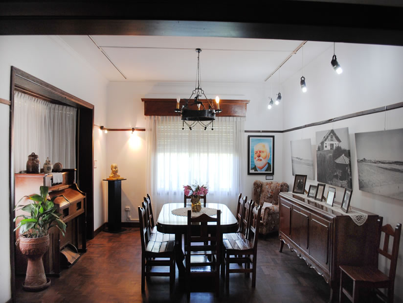 Centro Cultural Chalet de don Carlos en Villa Gesell zona  