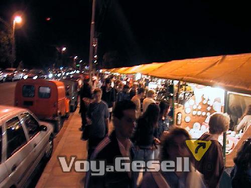 Ferias de Artesanos F.A.R.A Feria artesanal regional y artistica en Villa Gesell zona 