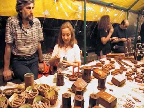 Ferias de Artesanos F.A.R.A Feria artesanal regional y artistica en Villa Gesell zona  