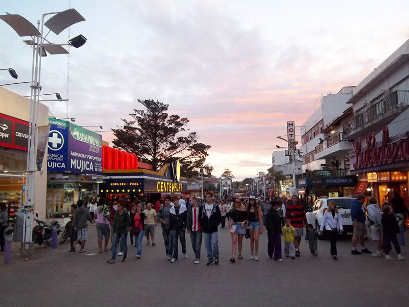 Atractivo Turistico La Avenida 3 en Villa Gesell zona  