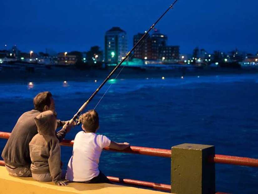 Deportes Pesca en el mar en Villa Gesell zona  Muelle en Familia