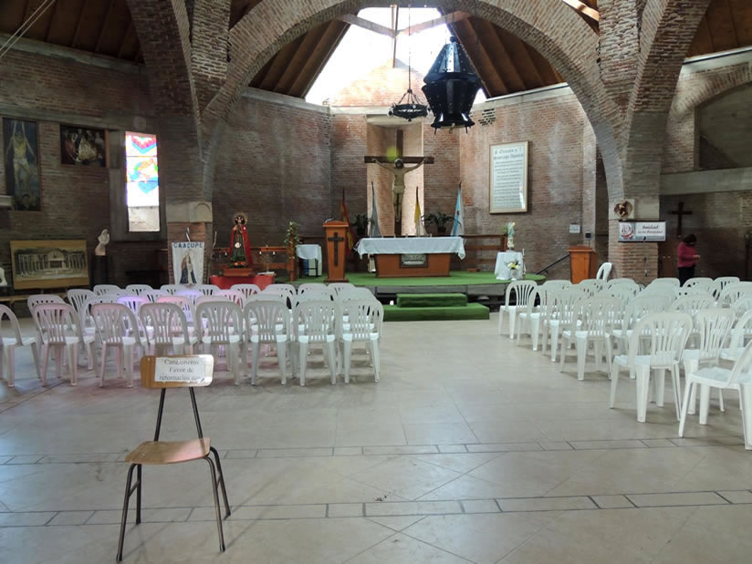 Iglesia Santiago Apóstol en Villa Gesell zona  
