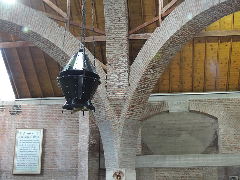 Iglesia Santiago Apóstol en Villa Gesell zona 